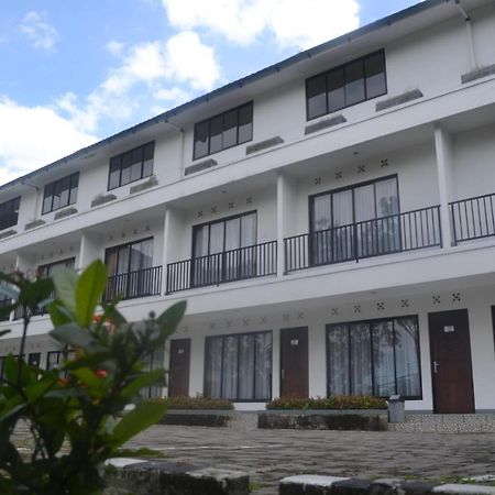 Puncak Village Hotel & Kampung Main Anak Gadok Esterno foto